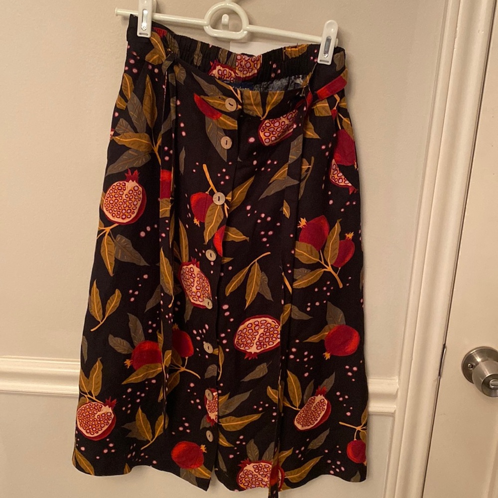 Pomegranate skirt